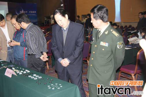 cI(lng)(do)edȤ^йW(xu)a(chn)Ʒչʾ_չʾĹW(xu)ԪϵЮa(chn)Ʒ